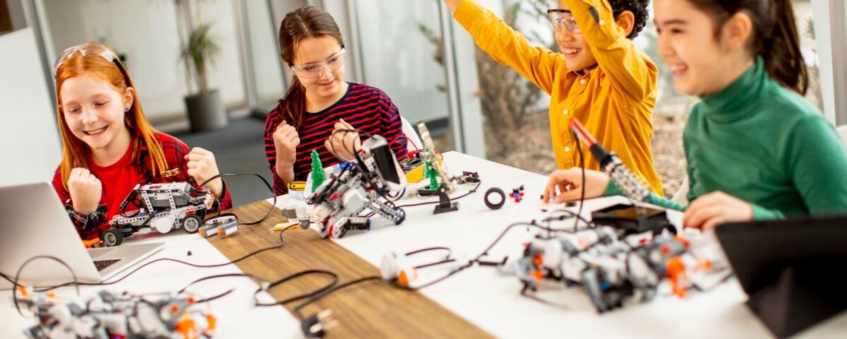 Curso gratuito de tecnología y robótica en el Rincón Joven